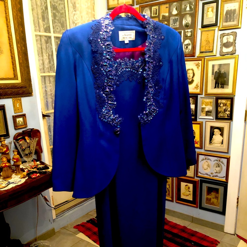 Nahdree By Victor Costa Royal Blue Gown Size 10 Of Regal Elegance Glamorous